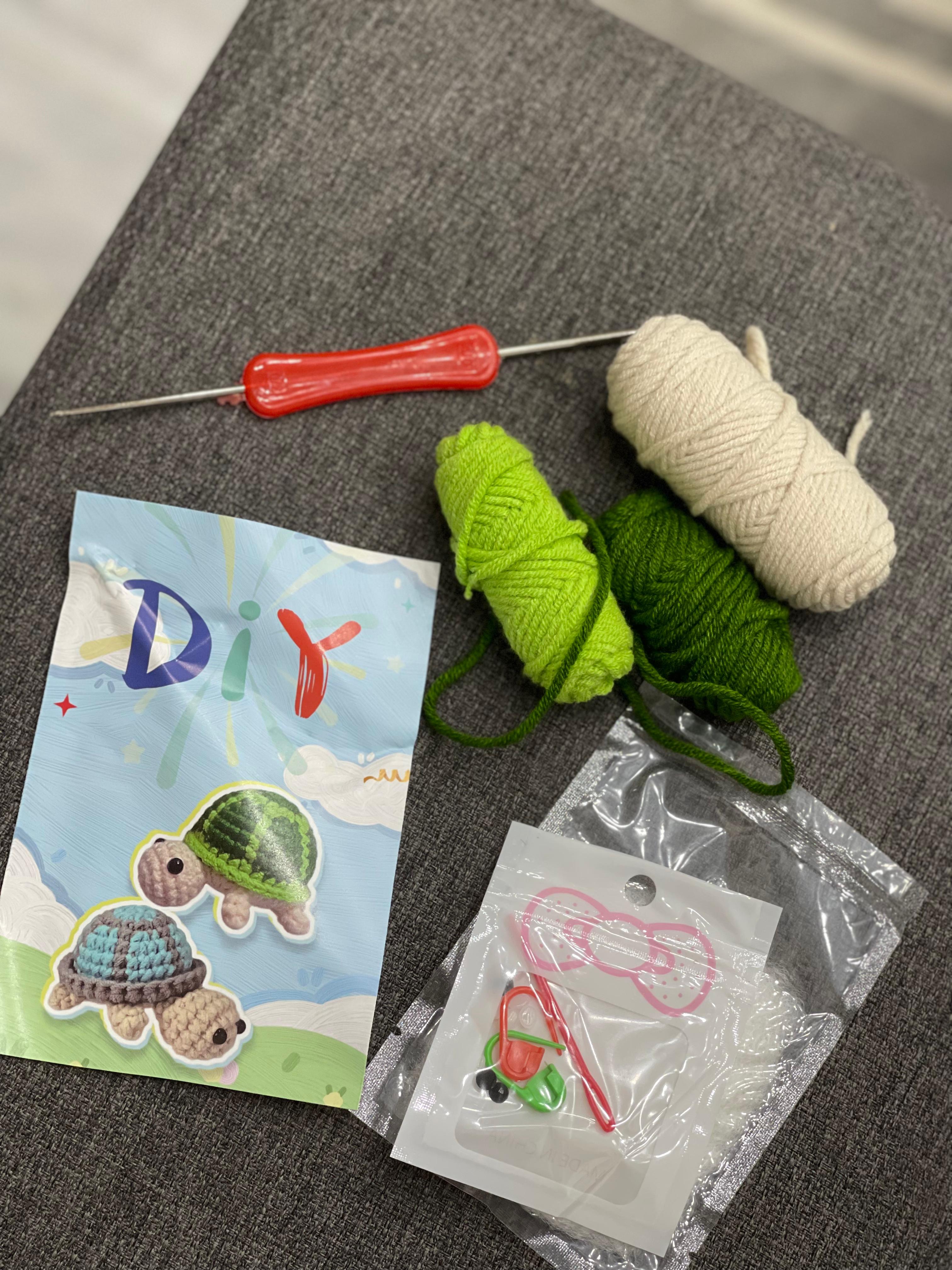 Green turtle stuff 🧶